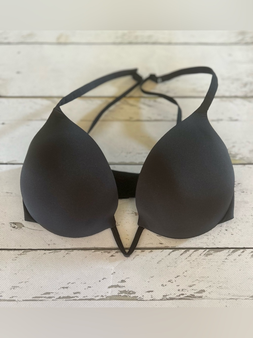 SKIMS Deep V-Shape center gore wire Low-Cut Plunge Bra - 32D - Onyx - NWOT